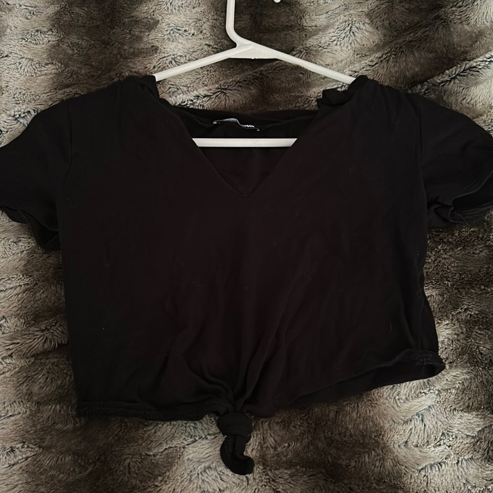 Fashion Nova V cut crop top